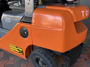 TOYOTA 02-8FGF25 HASZNÁLT TARGONCA