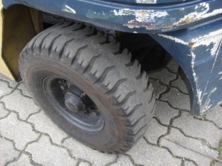 KOMATSU FG25L-11 HASZNÁLT TARGONCA
