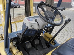 KOMATSU FG25L-11 HASZNÁLT TARGONCA