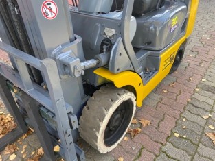 KOMATSU FG30SHT-12 HASZNÁLT TARGONCA