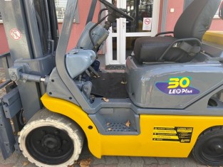 KOMATSU FG30SHT-12 HASZNÁLT TARGONCA