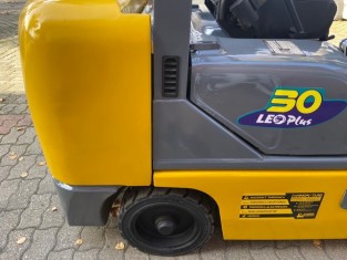 KOMATSU FG30SHT-12 HASZNÁLT TARGONCA