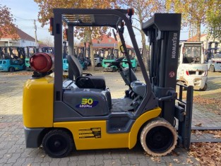 KOMATSU FG30SHT-12 HASZNÁLT TARGONCA