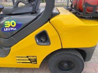KOMATSU FG30T-17 HASZNÁLT TARGONCA