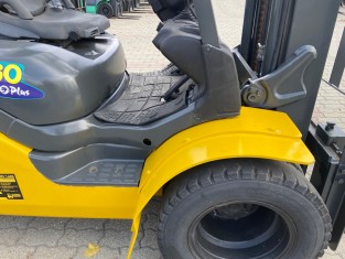 KOMATSU FG30T-17 HASZNÁLT TARGONCA