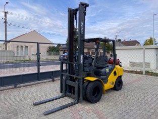 KOMATSU FG30T-17 HASZNÁLT TARGONCA