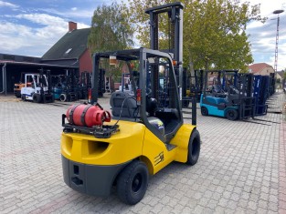 KOMATSU FG30T-17 HASZNÁLT TARGONCA