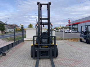 KOMATSU FG30T-17 HASZNÁLT TARGONCA