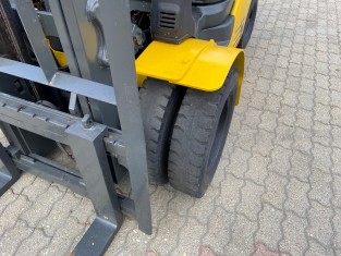 KOMATSU FG30T-17 HASZNÁLT TARGONCA