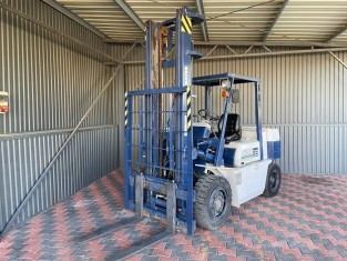 KOMATSU FG33N-5 HASZNÁLT TARGONCA