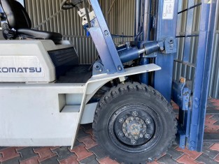 KOMATSU FG33N-5 HASZNÁLT TARGONCA