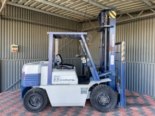 KOMATSU FG33N-5 HASZNÁLT TARGONCA