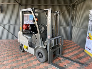 NISSAN P1F1A15D HASZNÁLT TARGONCA