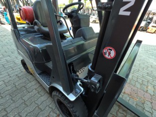 NISSAN P1F1A15D HASZNÁLT TARGONCA