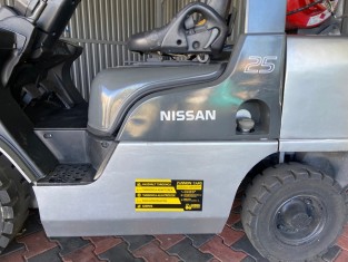 NISSAN P1F2A25D HASZNÁLT TARGONCA