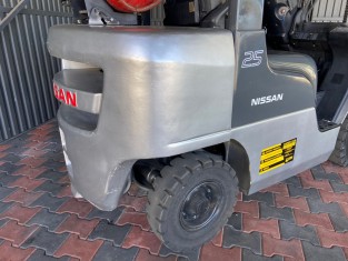 NISSAN P1F2A25D HASZNÁLT TARGONCA