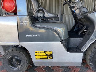 NISSAN P1F2A25D HASZNÁLT TARGONCA