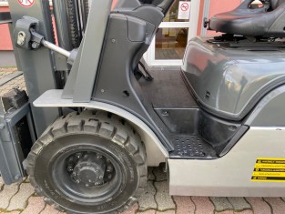 NISSAN P1F2A25D HASZNÁLT TARGONCA