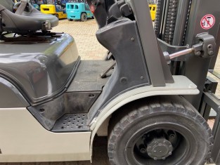NISSAN UG1F2A30J HASZNÁLT TARGONCA