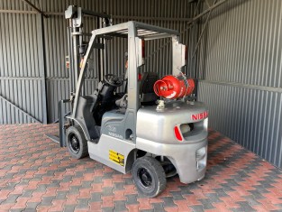 NISSAN UL02A25W HASZNÁLT TARGONCA