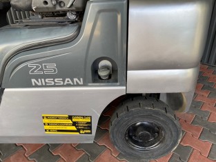 NISSAN UL02A25W HASZNÁLT TARGONCA