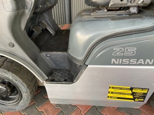 NISSAN UL02A25W HASZNÁLT TARGONCA