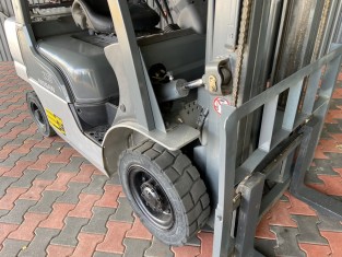 NISSAN UL02A25W HASZNÁLT TARGONCA