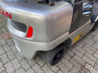 NISSAN UL02A25W HASZNÁLT TARGONCA