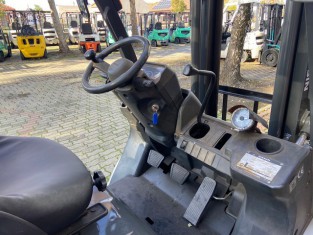 NISSAN UL02A25W HASZNÁLT TARGONCA