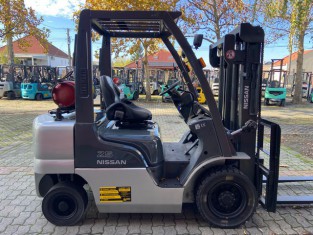 NISSAN UL02A25W HASZNÁLT TARGONCA