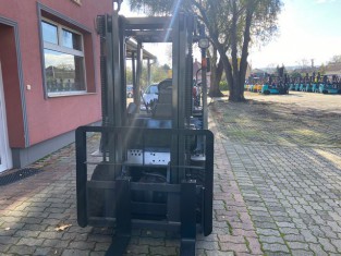 NISSAN UL02A25W HASZNÁLT TARGONCA