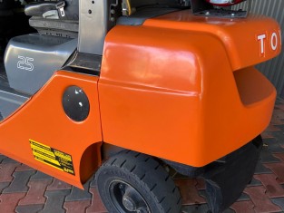 TOYOTA 02-8FGF25 HASZNÁLT TARGONCA