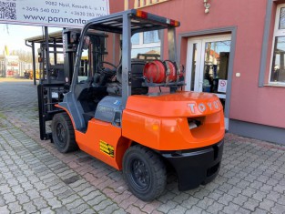 TOYOTA 02-7FG35 HASZNÁLT TARGONCA