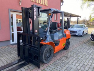 TOYOTA 02-7FG35 HASZNÁLT TARGONCA
