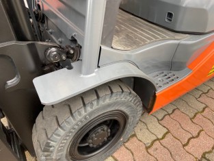TOYOTA 02-8FGF25 HASZNÁLT TARGONCA