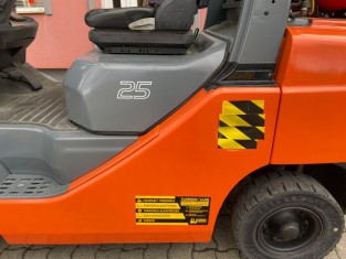 TOYOTA 02-8FGF25 HASZNÁLT TARGONCA