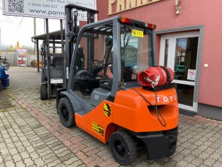 TOYOTA 02-8FGF25 HASZNÁLT TARGONCA