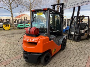 TOYOTA 02-8FGF25 HASZNÁLT TARGONCA
