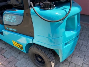 YALE 11FL25PAXI2LD HASZNÁLT TARGONCA