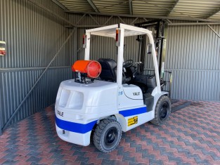 YALE 13FG35PAX2GD HASZNÁLT TARGONCA